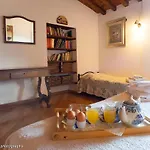 La Collina Tuscan Stone * Soci